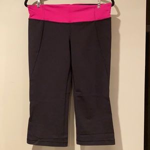 Lululemon cropped leggings. Black and pink. Sz 12